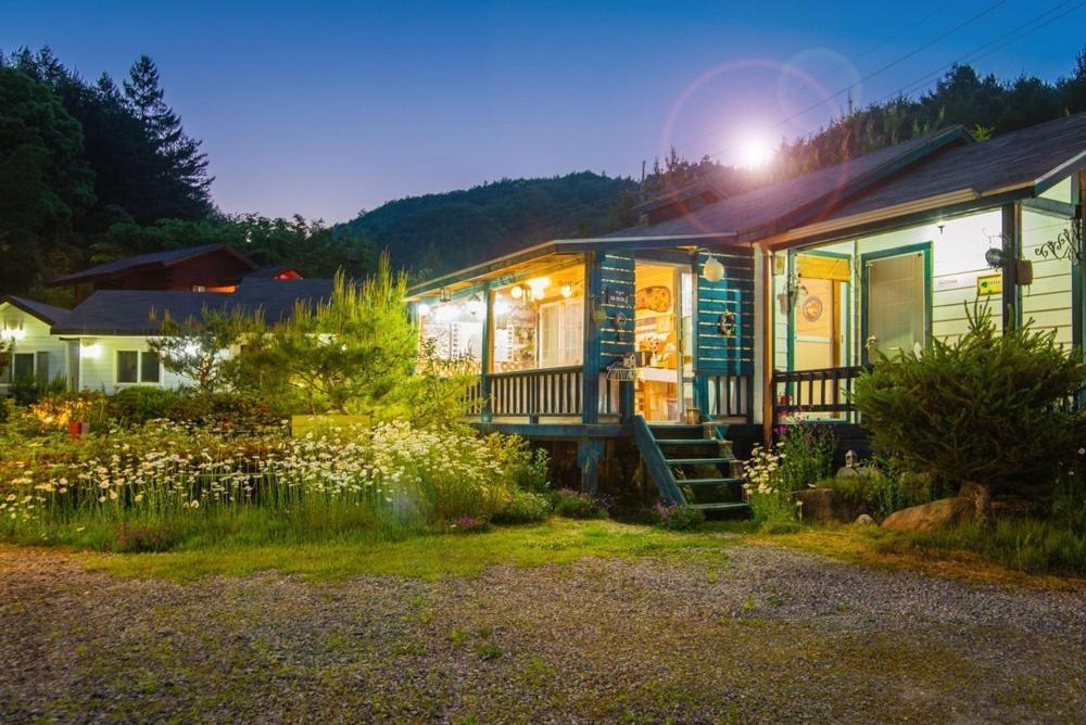 Pyeongchang Zermatt Pension Family, Couple Exterior photo